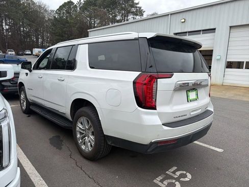 Used 2021 GMC Yukon XL SLT w/ SLT Luxury Plus Package image 4