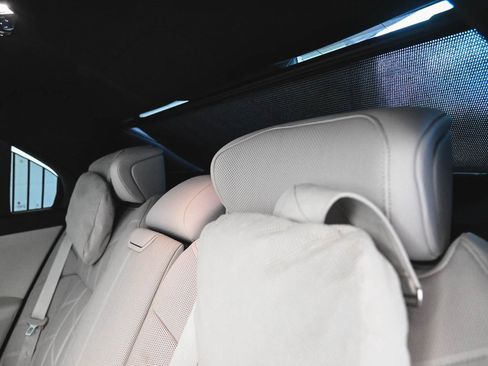 Used 2024 BMW i7 M70 w/ Executive Package image 33