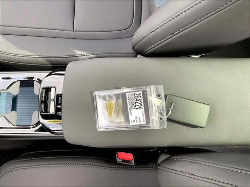 New 2026 Volvo EX30 Plus w/ Climate Package image 35