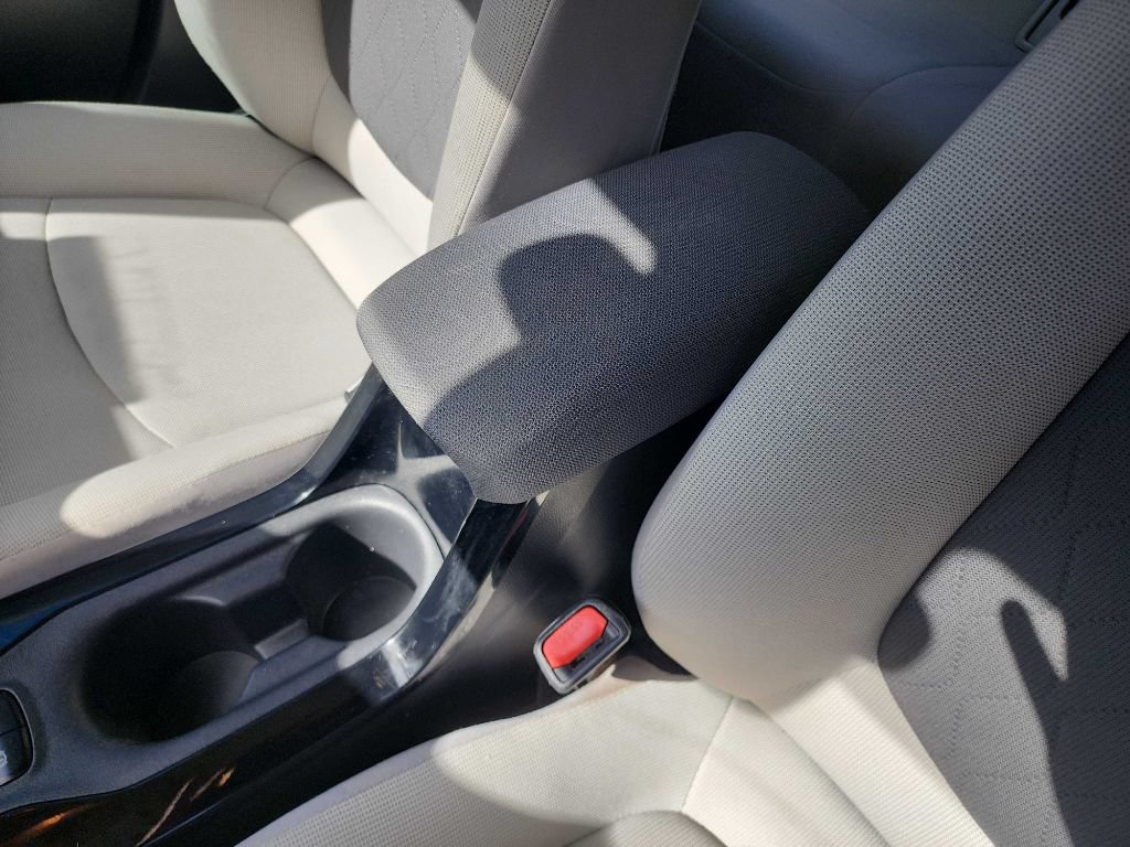 Used 2021 Toyota Corolla LE FWD image 24