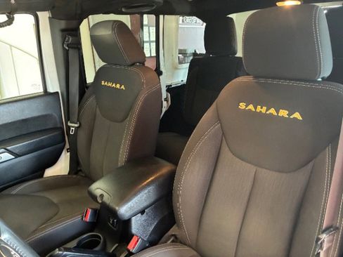 Used 2014 Jeep Wrangler Unlimited Sahara w/ Connectivity Group image 20