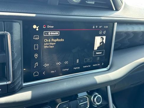 Used 2024 GMC Yukon XL Denali w/ Advanced Technology Package AWD/4WD image 37