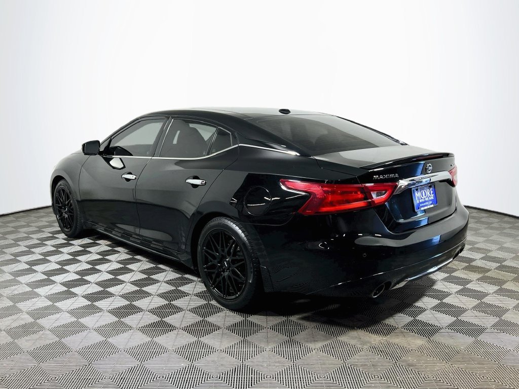 Used 2016 Nissan Maxima Platinum w/ Interior Lighting Package FWD image 5