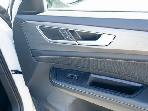 New 2026 Volkswagen Atlas Cross Sport SE image 45