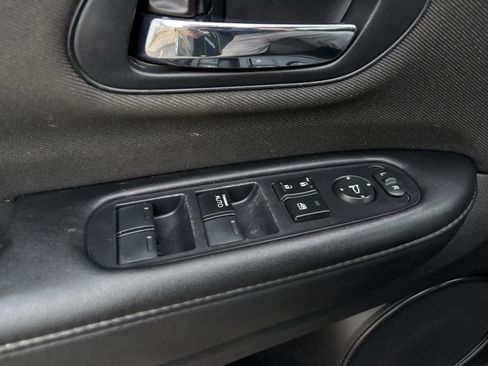 Used 2022 Honda HR-V LX image 9