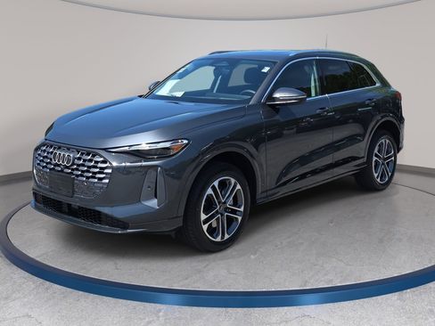 New 2026 Audi Q5 Premium image 1