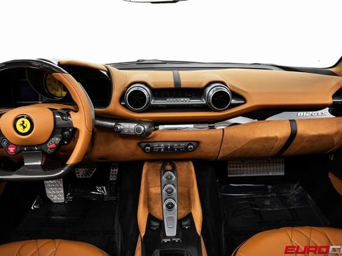 Used 2022 Ferrari 812 GTS image 29