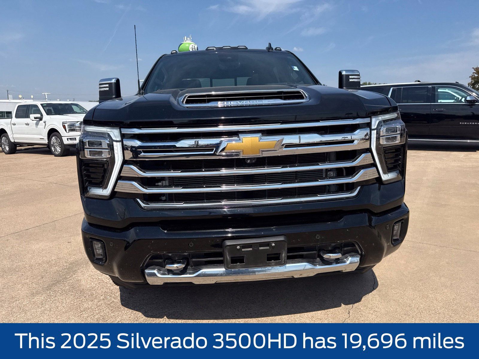 Used 2025 Chevrolet Silverado 3500 High Country w/ Technology Package AWD/4WD image 2