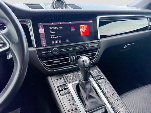 Used 2019 Porsche Macan AWD/4WD image 28