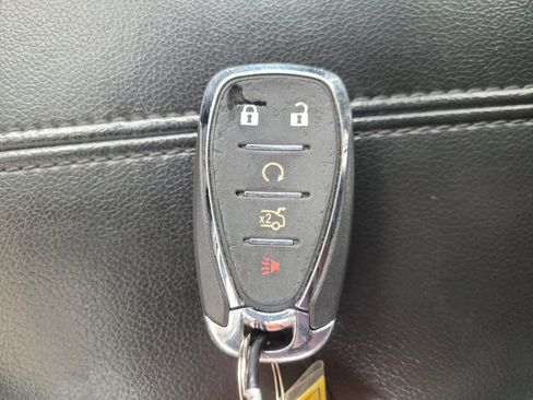Used 2023 Chevrolet Malibu LT FWD image 32