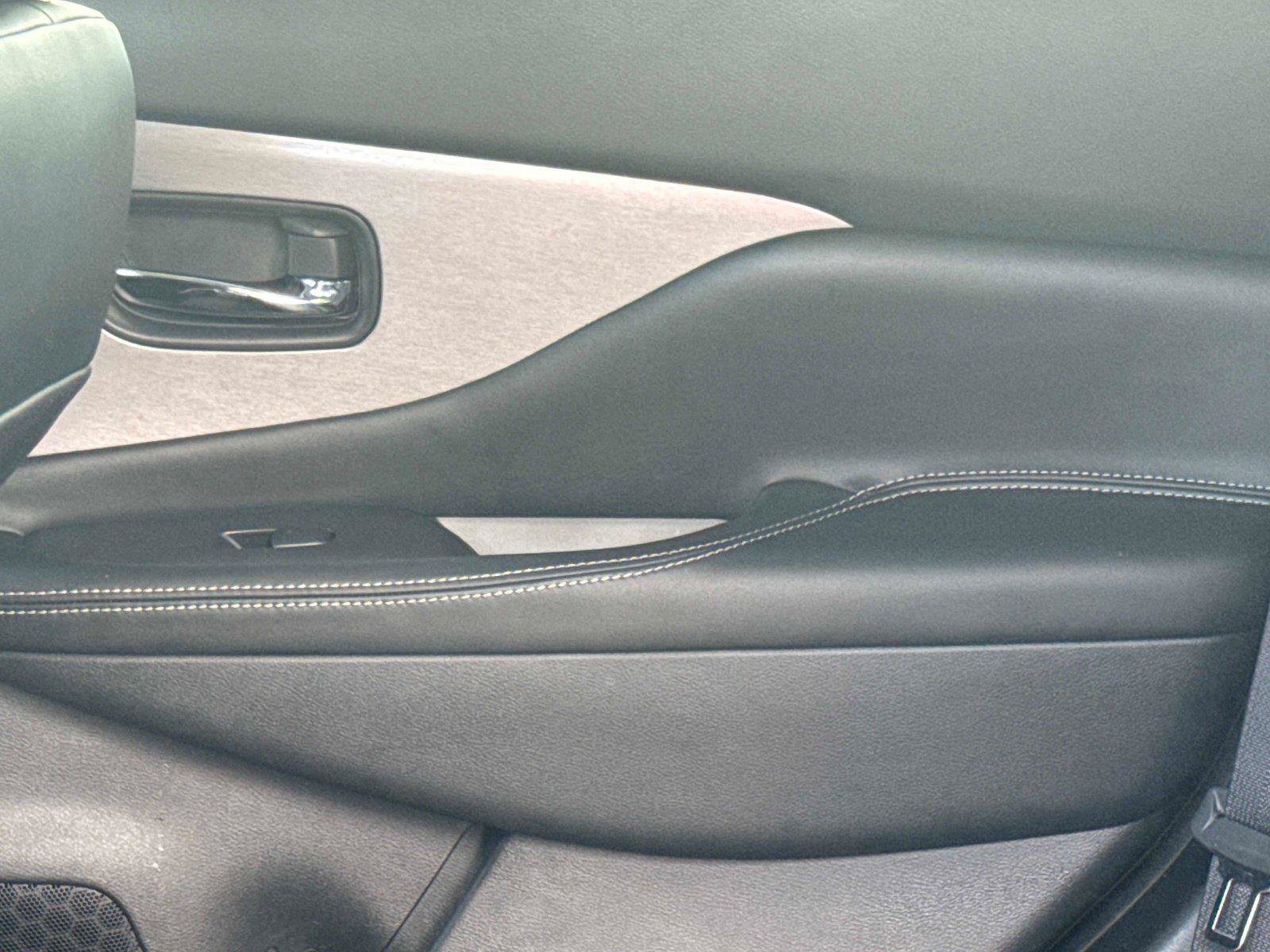 Used 2024 Nissan Murano SV w/ SV Midnight Edition Package FWD image 14