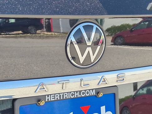 Used 2023 Volkswagen Atlas SE AWD/4WD image 23