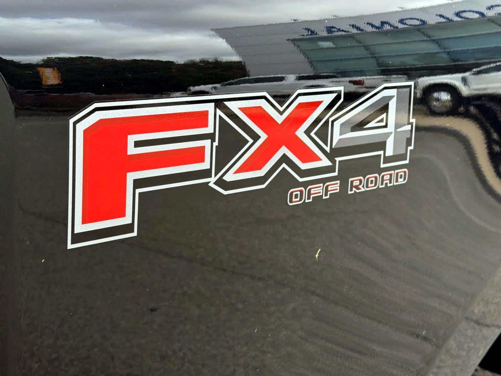 Used 2024 Ford F350 Platinum w/ FX4 Off-Road Package AWD/4WD image 10