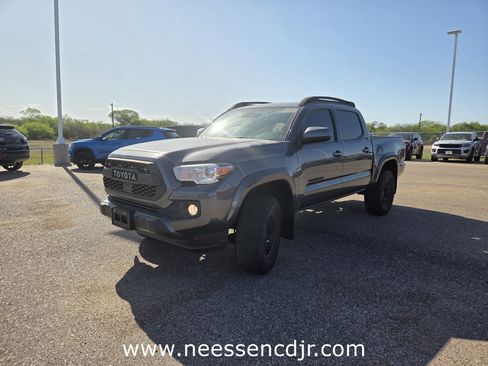 Used 2021 Toyota Tacoma SR5 image 3