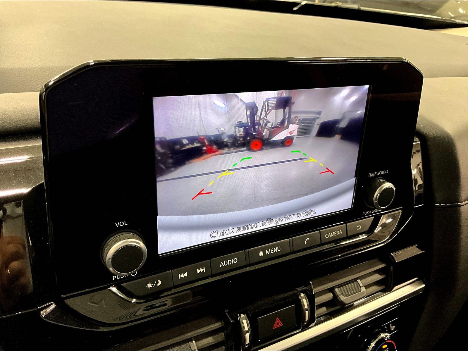 Used 2025 Nissan Pathfinder SV AWD/4WD image 38