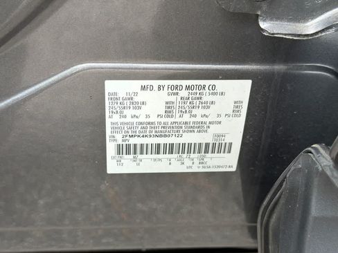 Used 2022 Ford Edge Titanium AWD/4WD image 32