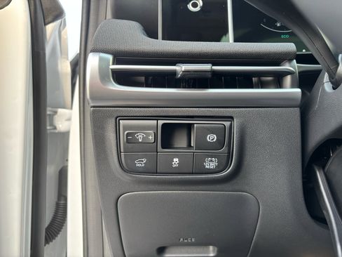 Used 2025 Hyundai Tucson Limited image 13