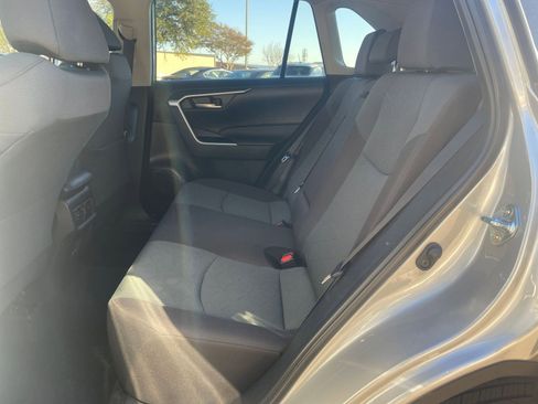 Used 2025 Toyota RAV4 XLE image 25