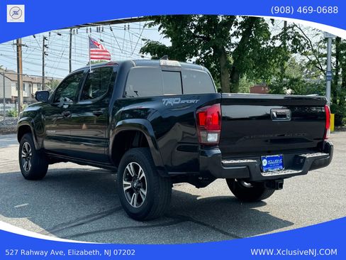 Used 2019 Toyota Tacoma Limited image 2