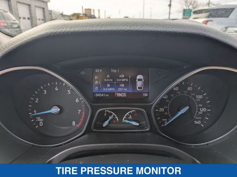 Used 2017 Ford Focus SEL w/ Cold Weather Package image 17