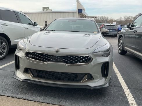 Used 2023 Kia Stinger GT2 image 4
