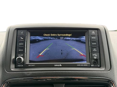 Used 2017 Dodge Grand Caravan SE FWD image 15