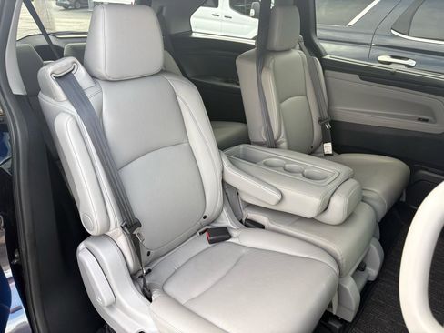 Used 2023 Honda Odyssey EX-L image 18