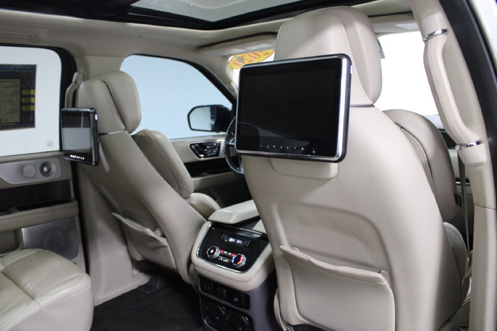 Used 2020 Lincoln Navigator L Reserve w/ Luxury Package AWD/4WD image 35