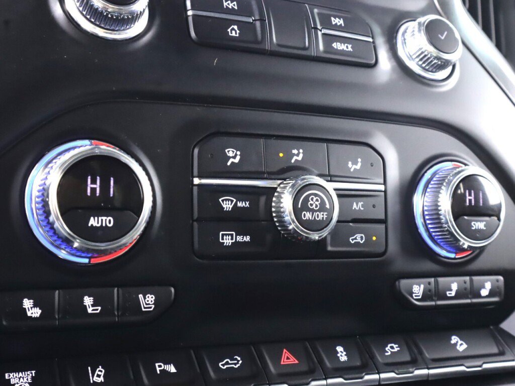 Used 2021 GMC Sierra 3500 AT4 w/ AT4 Premium Plus Package AWD/4WD image 24