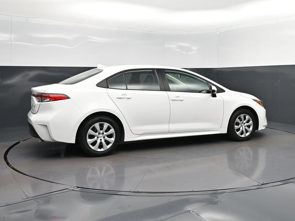 Used 2024 Toyota Corolla LE FWD image 8