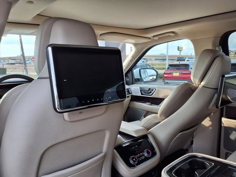 Used 2020 Lincoln Navigator Reserve w/ Equipment Group 208A Reserve image 14