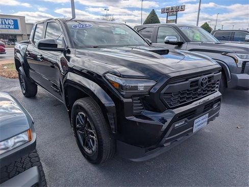 Used 2024 Toyota Tacoma TRD Sport image 1