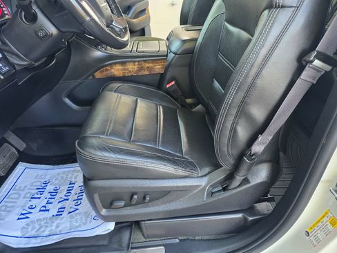 Used 2015 GMC Yukon XL Denali w/ Touring Package AWD/4WD image 12