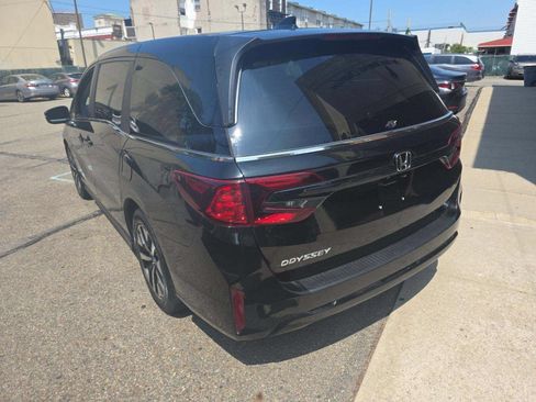 Used 2025 Honda Odyssey EX-L image 2