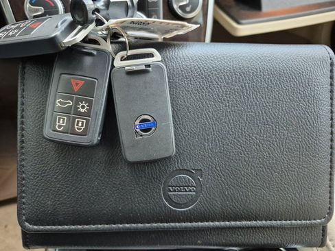 Used 2016 Volvo XC70 T5 Platinum image 33