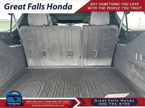 Used 2022 Chevrolet Suburban RST w/ Luxury Package image 8