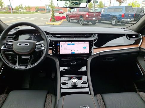 New 2026 Jeep Grand Cherokee Summit AWD/4WD image 9