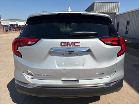 Used 2019 GMC Terrain SLT w/ Preferred Package image 9