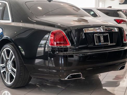 Used 2018 Rolls-Royce Ghost image 11