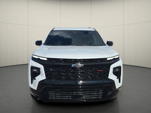 Used 2026 Chevrolet Traverse RS w/ LPO, Floor Liner Package FWD image 2