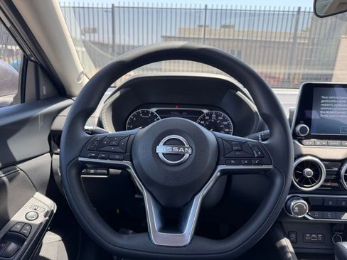 Used 2025 Nissan Sentra SV FWD image 32