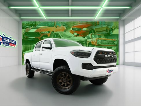 Used 2023 Toyota Tacoma SR image 1
