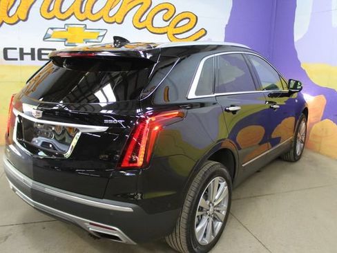Used 2025 Cadillac XT5 Premium Luxury w/ Technology Package AWD/4WD image 5