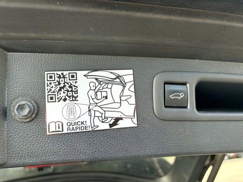 Used 2022 Toyota Highlander Platinum image 14