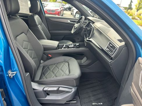 Used 2024 Volkswagen Atlas Cross Sport SE image 14