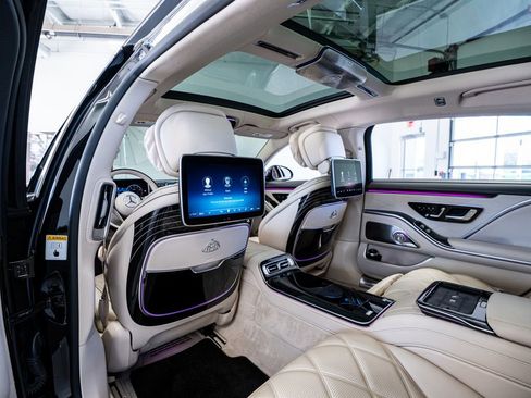 Used 2022 Mercedes-Benz Maybach S 580 4MATIC image 55