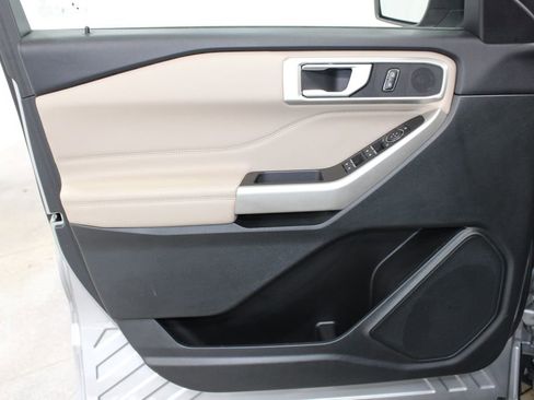 Used 2023 Ford Explorer XLT w/ Equipment Group 202A image 17