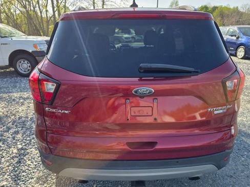 Used 2019 Ford Escape Titanium image 6