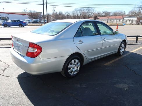 Used 2004 Toyota Camry LE image 3
