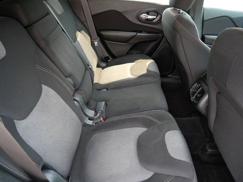 Used 2016 Jeep Cherokee Sport w/ Cold Weather Group AWD/4WD image 30
